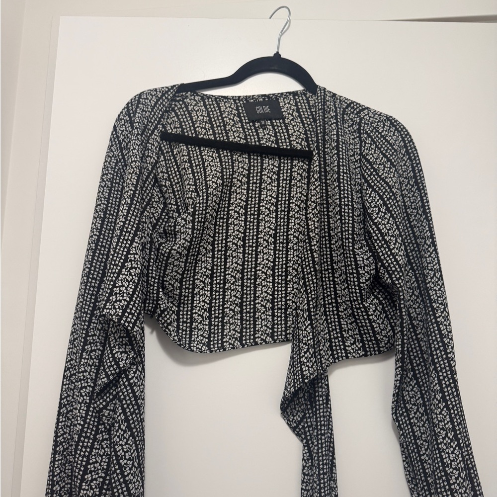 Black and White Patterned Women's Top